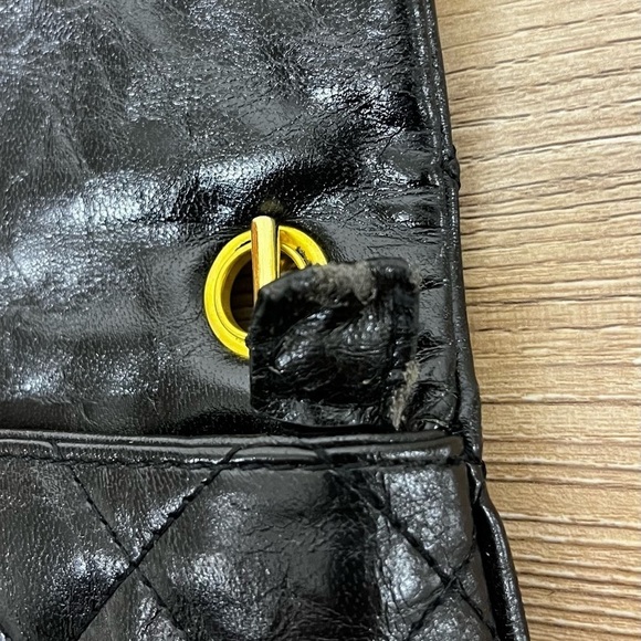 Vintage Black Quilted Gold Chain Handbag - Picture 5 of 10